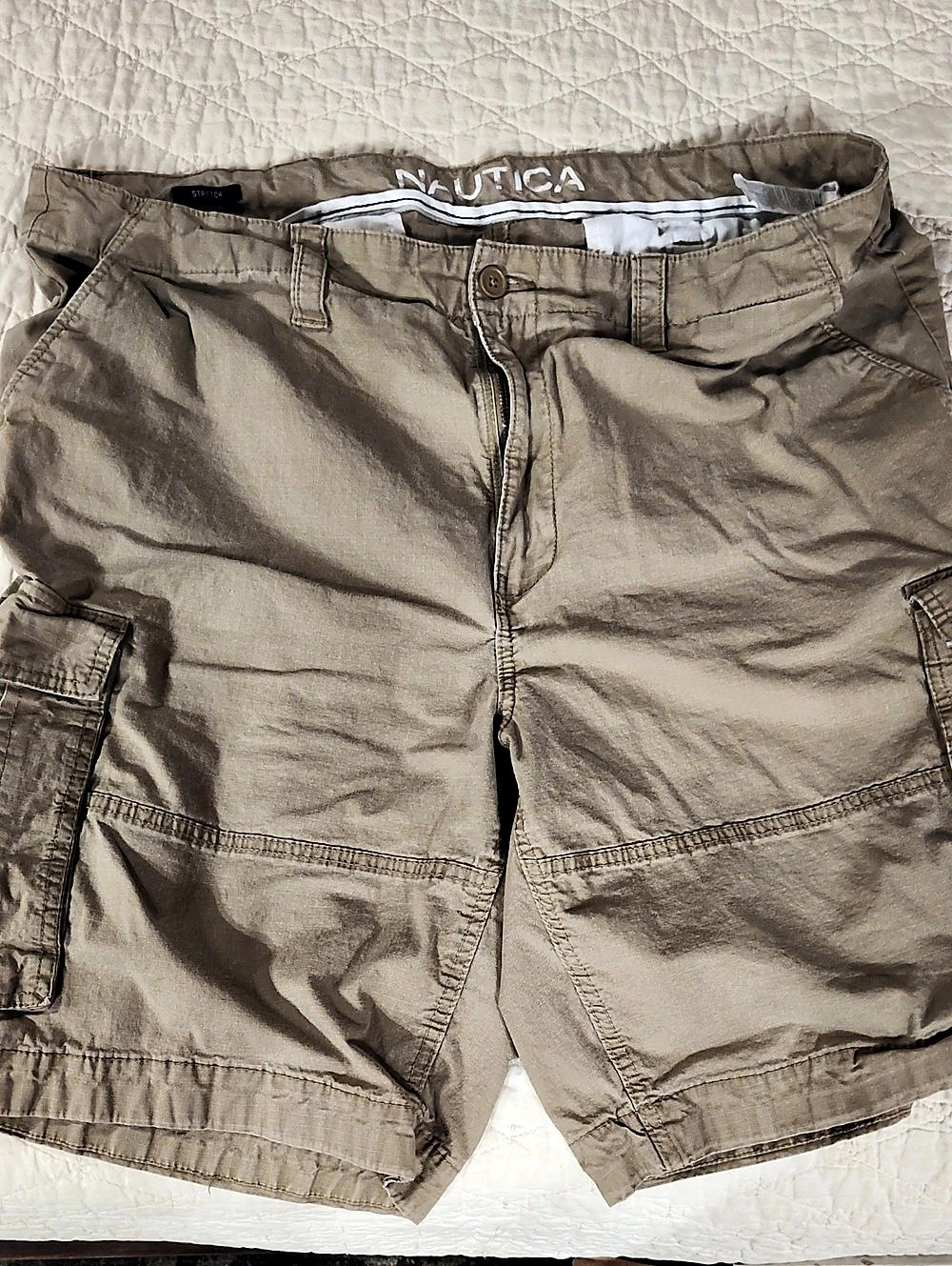 Nautica Men's Stretch Cargo Shorts in Brown